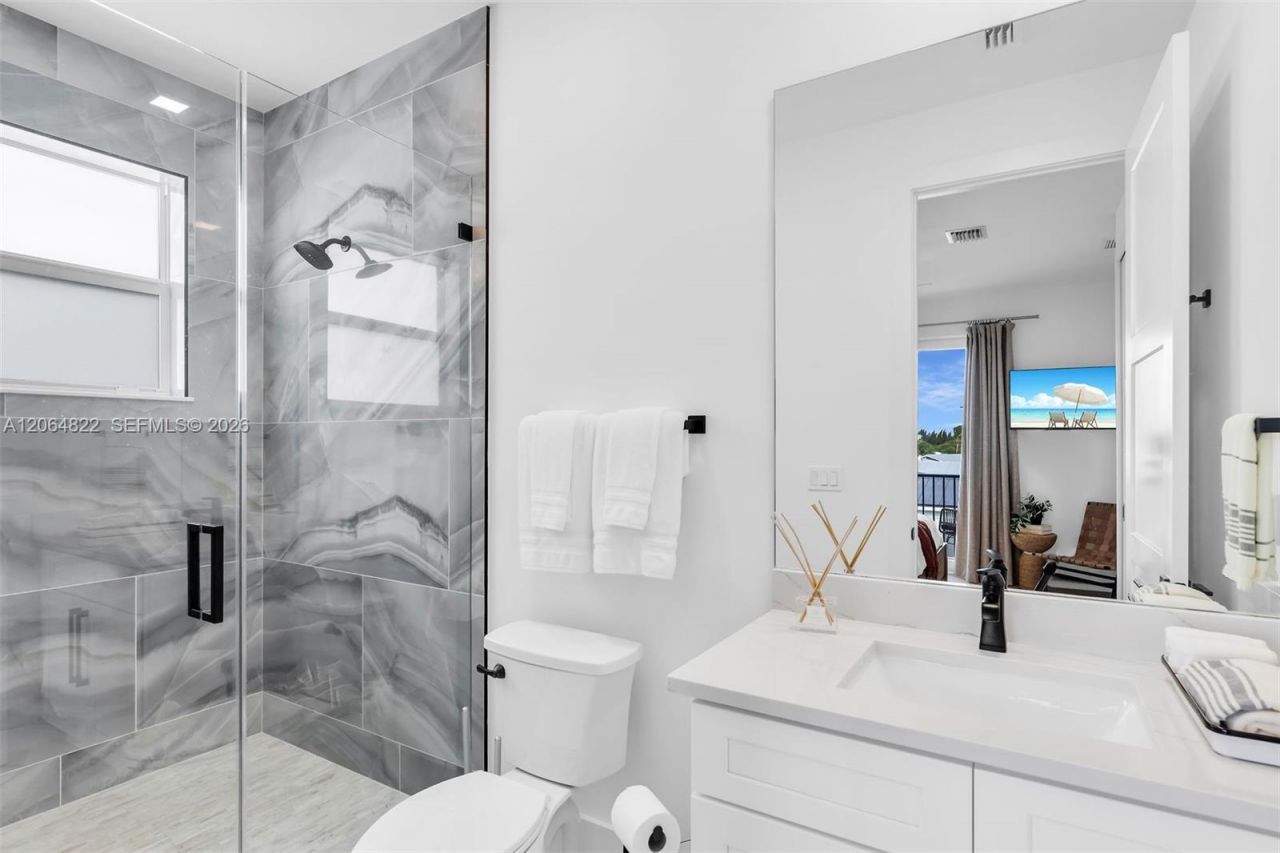 735 50 St Gulf, Marathon, Key West, FL 33050 Photo