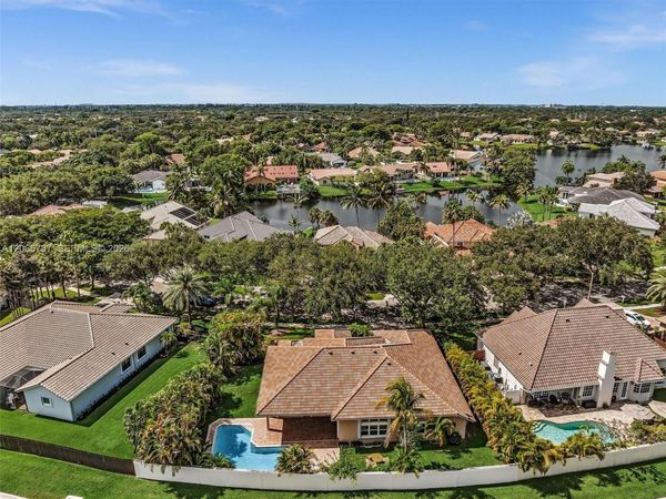 11335 Lake Shore Dr , Cooper City, FL 33026