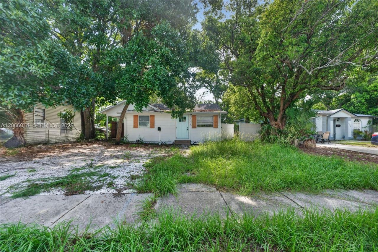 1752 42nd St S, Saint Petersburg, FL 33711 Photo