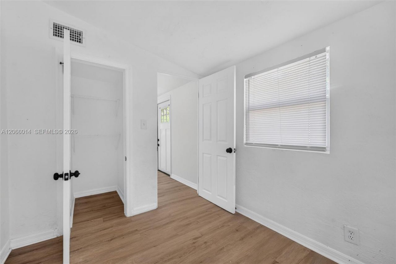 1752 42nd St S, Saint Petersburg, FL 33711 Photo