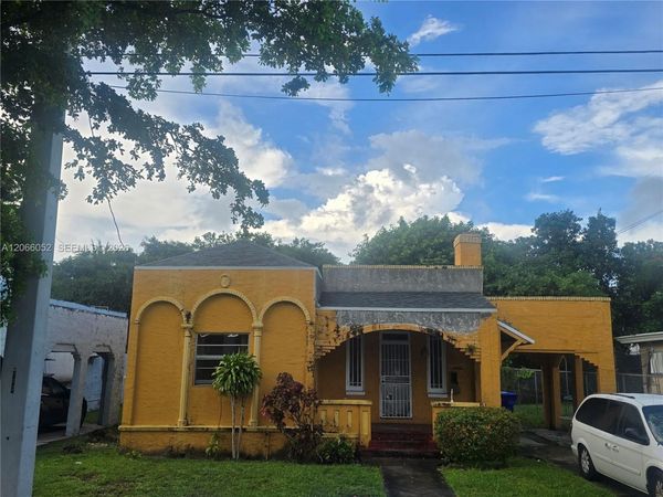 1368 NW 56th St , Miami, FL 33142