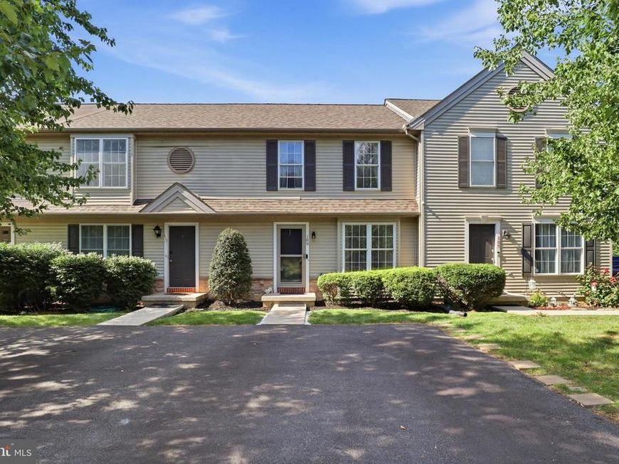109 Banyan Circle Drive, Lancaster, PA 17603 Main Photo