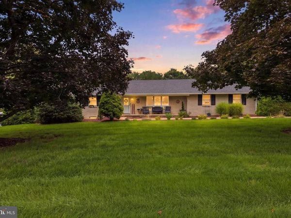 11 SPRINGWOOD AVENUE, STEWARTSTOWN, PA 17363