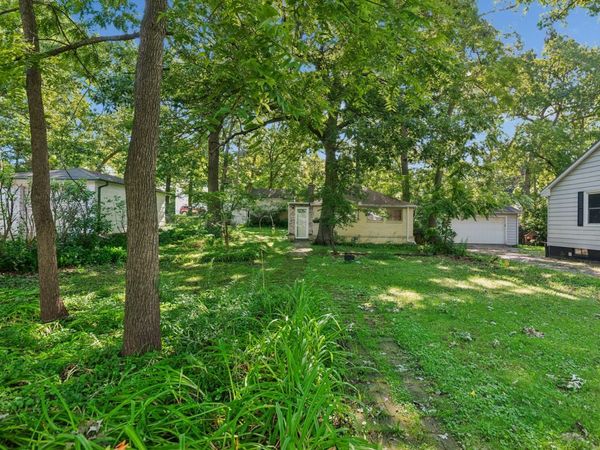 825 Kirkwood Avenue , Winthrop Harbor, IL 60096