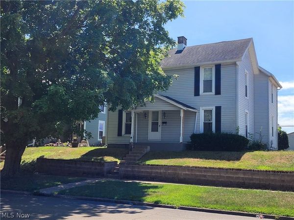 743 Pine Street , Coshocton, OH 43812