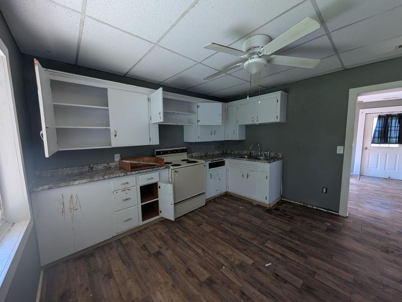 10114 Chestnut Street SE, Corning, OH 43730 Photo 3