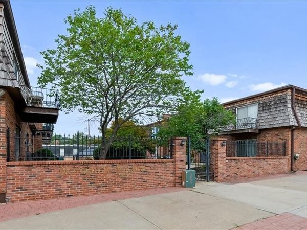 4426 Jarboe Street, Unit 1, Kansas City, MO 64111