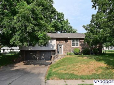 1042 S 217 Street, Omaha, NE 68022