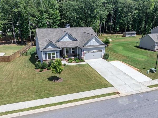 297 Woodbury Lane, Hull, GA 30646