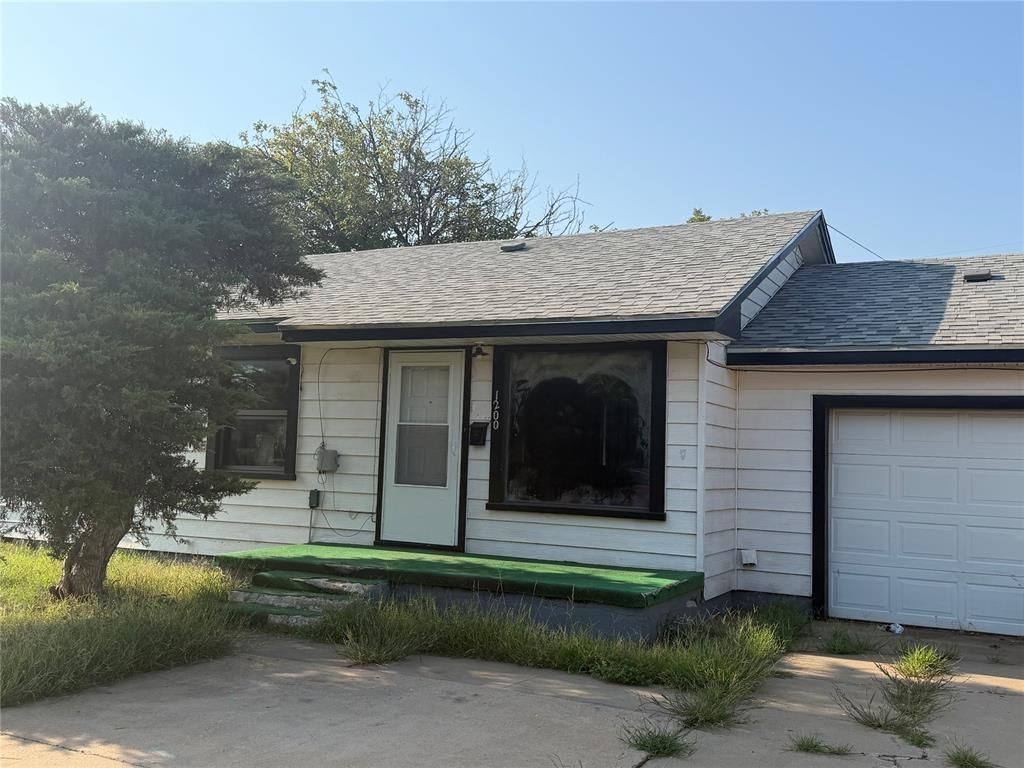 1200 E Cherry Street, Altus, OK 73521 Main Photo