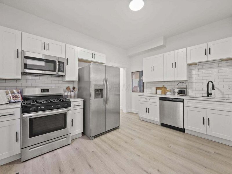 550 W TOWN Street, Unit 550, Columbus, OH 43215 Photo 6