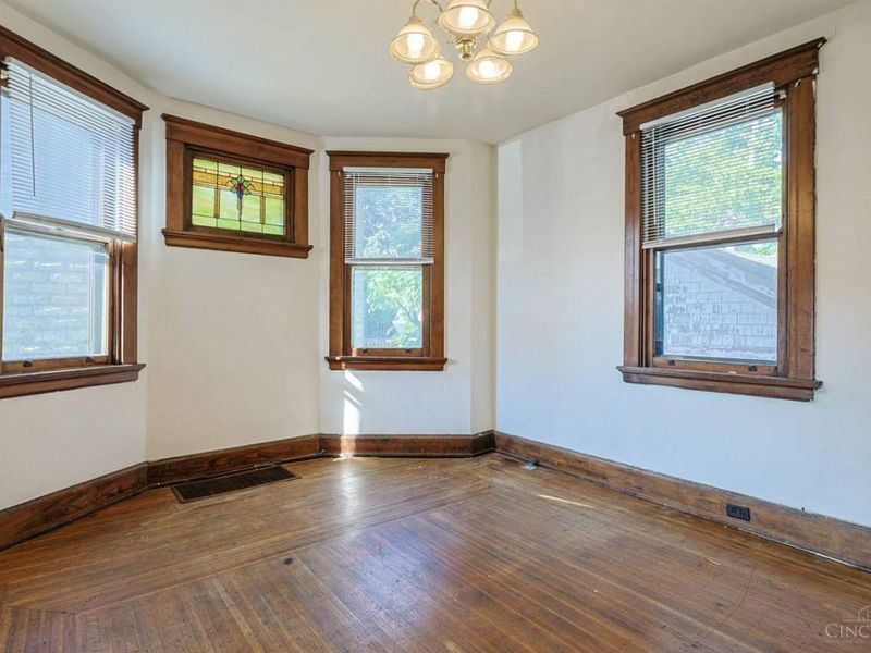 2555 Fairview Avenue, Cincinnati, OH 45219 Photo 11