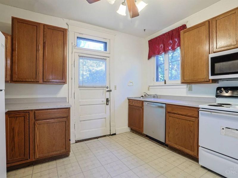 2555 Fairview Avenue, Cincinnati, OH 45219 Photo 14