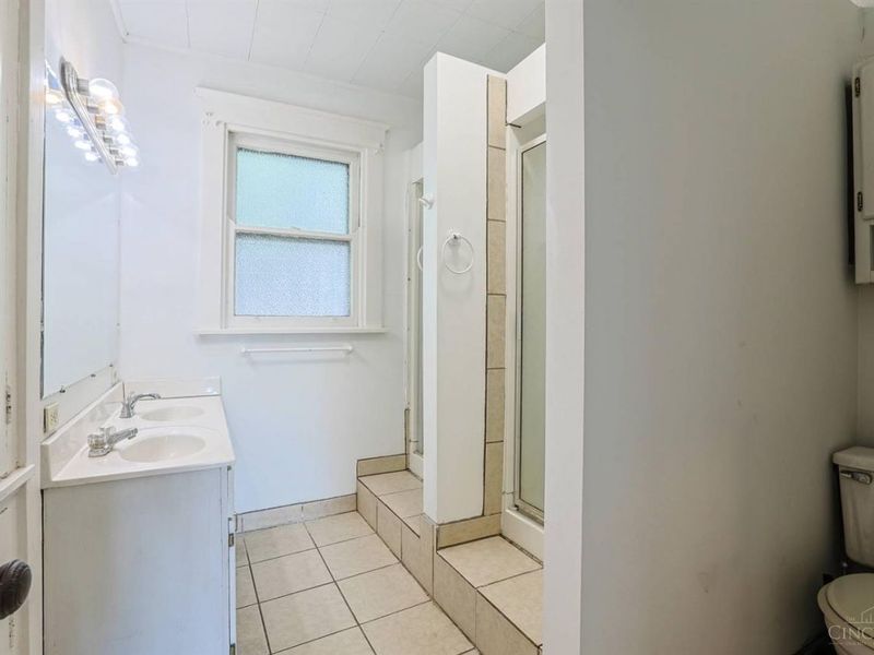 2555 Fairview Avenue, Cincinnati, OH 45219 Photo 27