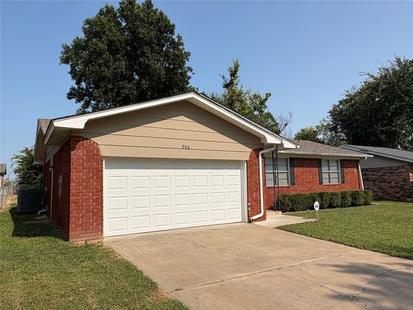 906 S Choctaw Place, Claremore, OK 74017