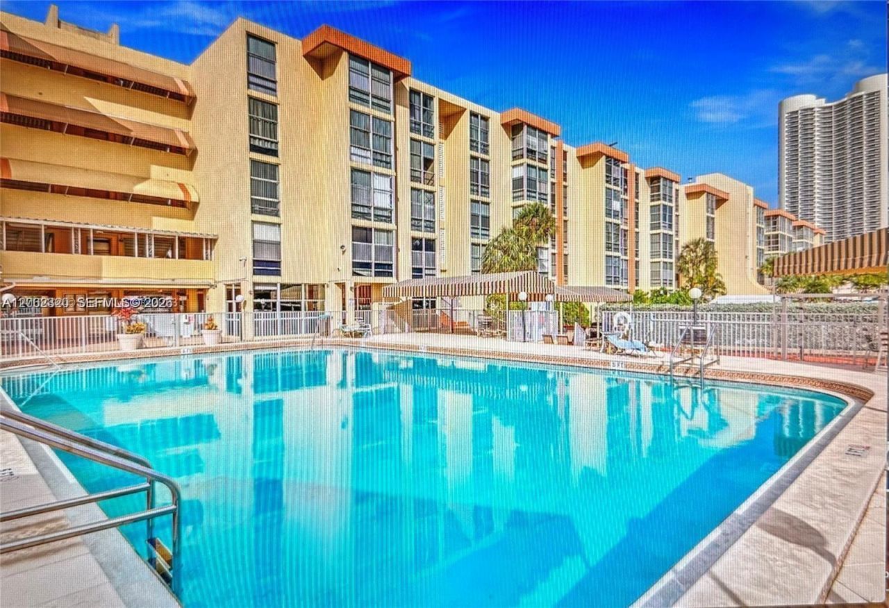 200 172nd St , Unit 206, Sunny Isles Beach, FL 33160 Photo