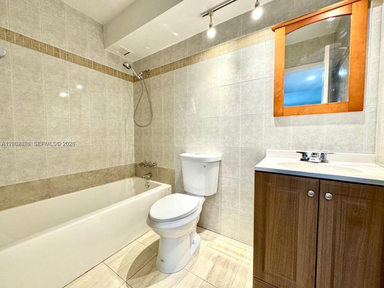 200 172nd St , Unit 206, Sunny Isles Beach, FL 33160 Photo
