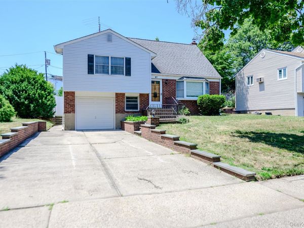 87 Central Park Road , Plainview, NY 11803