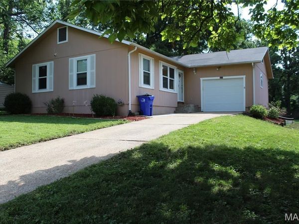 3678 Falcon Avenue , Bridgeton, MO 63044