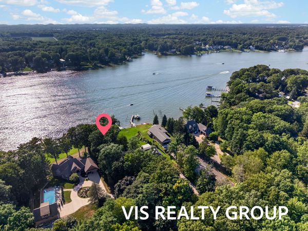 18295 N Fruitport Road, Spring Lake, MI 49456