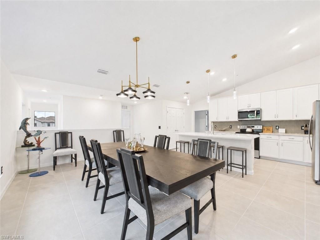 5683 Mayflower Way, Unit 901, Naples, FL 34142 Photo