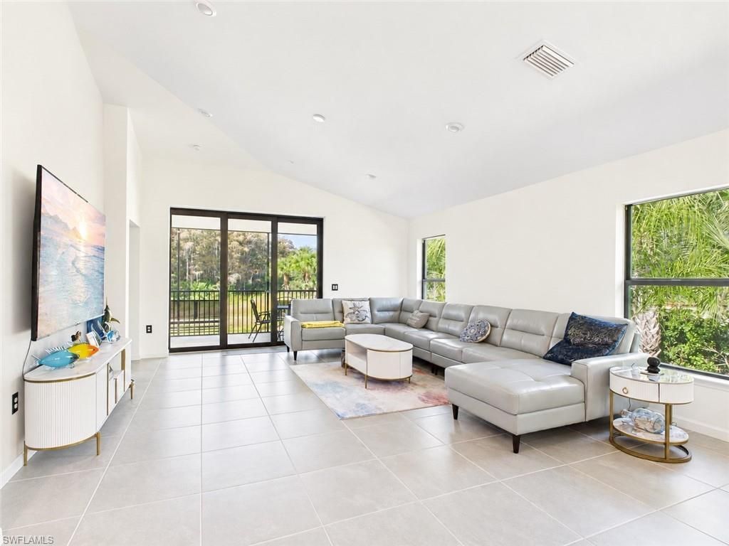 5683 Mayflower Way, Unit 901, Naples, FL 34142 Photo
