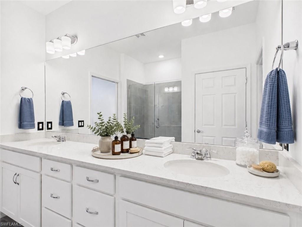 5683 Mayflower Way, Unit 901, Naples, FL 34142 Photo
