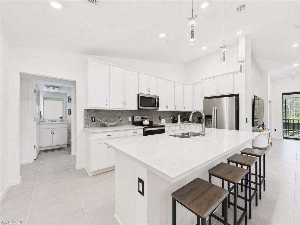 5683 Mayflower Way, Unit 901, Naples, FL 34142 Photo