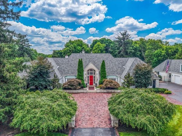 2777 Mccoy Road, Upper Arlington, OH 43220