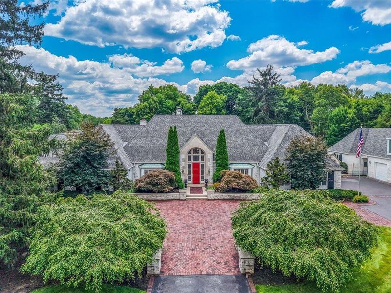 2777 Mccoy Road, Upper Arlington, OH 43220 Photo 1