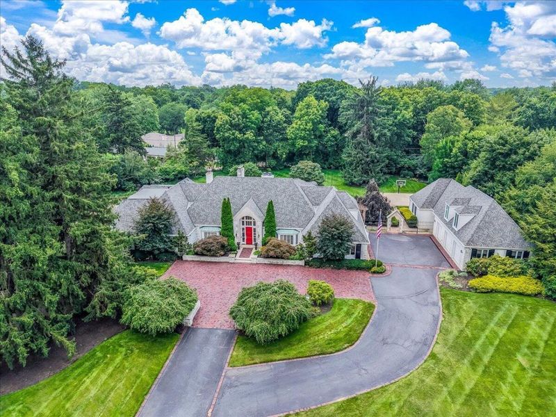 2777 Mccoy Road, Upper Arlington, OH 43220 Photo 3