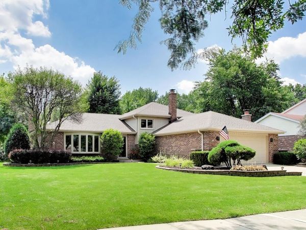 2147 Green Valley Road , Darien, IL 60561