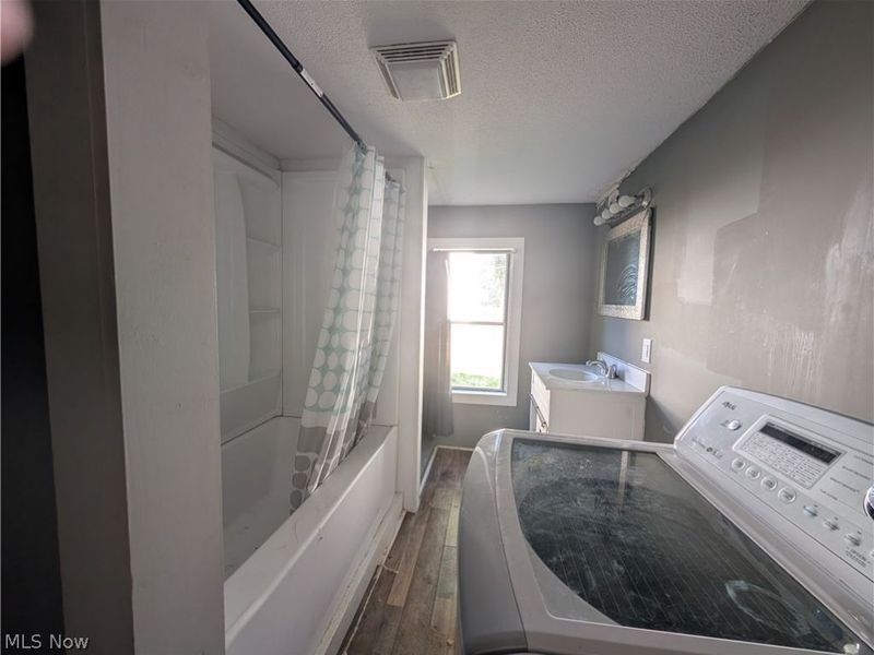 10114 Chestnut Street SE, Corning, OH 43730 Photo 6