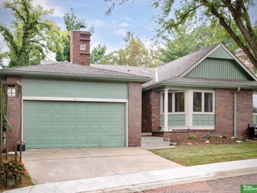 806 N 131 Court, Omaha, NE 68154