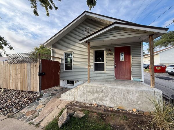 1210 Lincoln Ave, Cedar Rapids, IA 52324