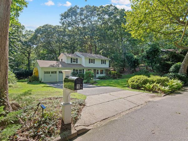 5 Harbor Court, Centerport, NY 11721