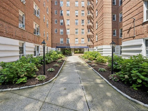 247 Parkview Avenue , Unit 3P, Bronxville, NY 10708