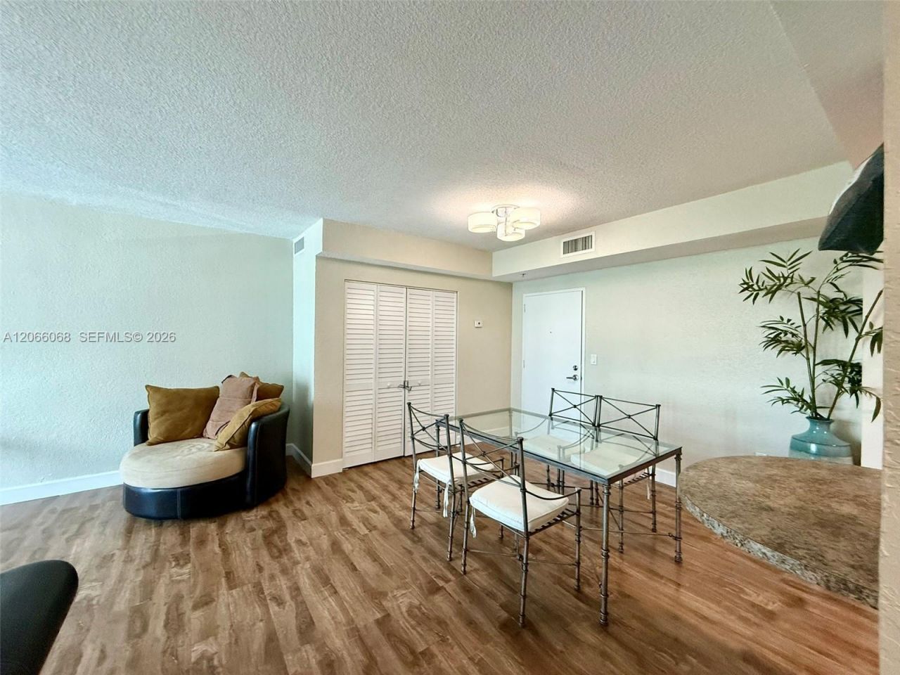 7501 E Treasure Dr , Unit 3H, North Bay Village, FL 33141 Photo