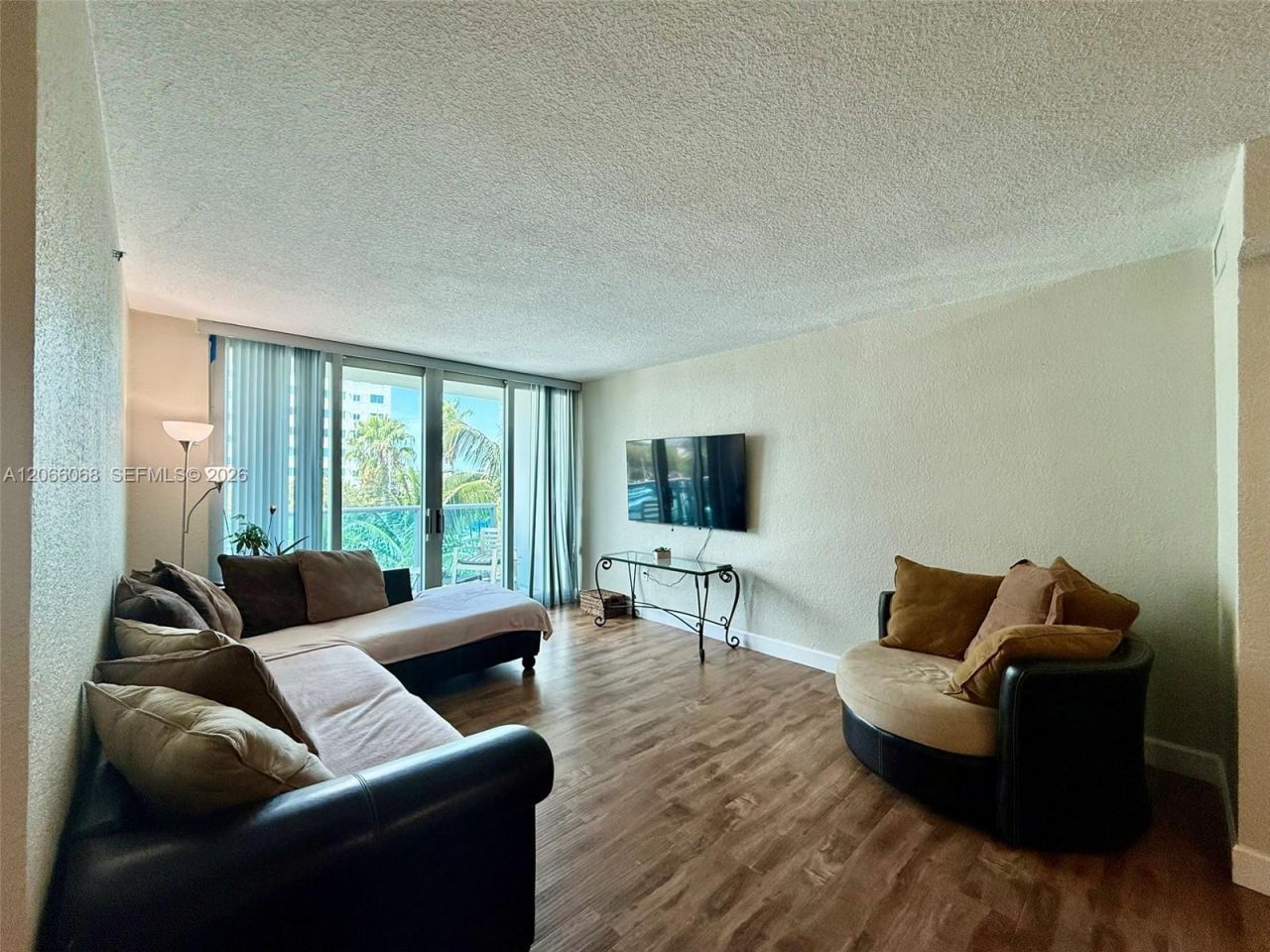 7501 E Treasure Dr , Unit 3H, North Bay Village, FL 33141 Photo