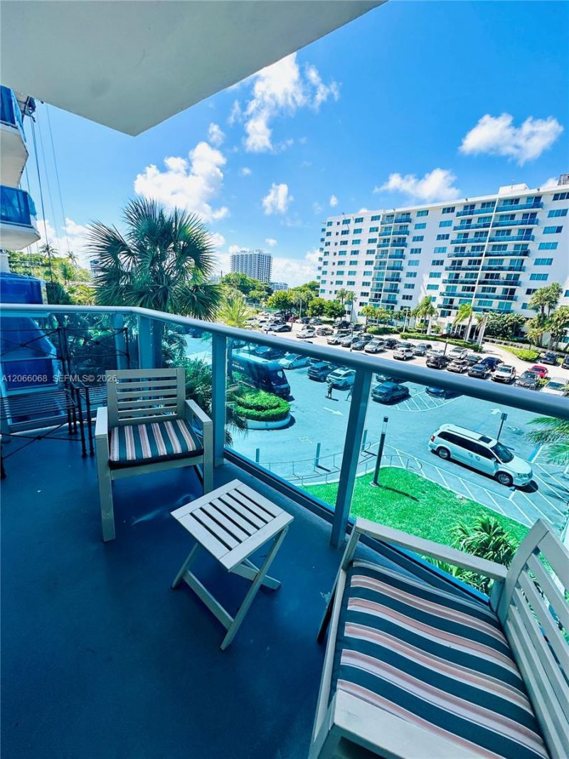 7501 E Treasure Dr , Unit 3H, North Bay Village, FL 33141 Photo