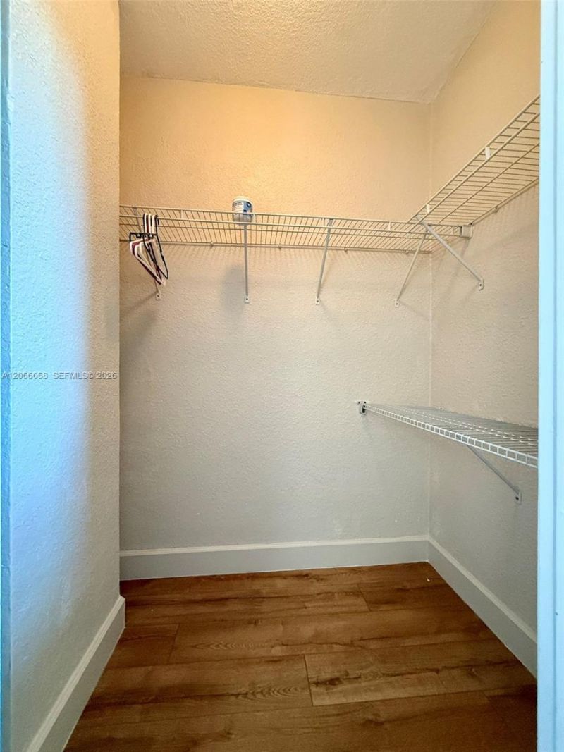 7501 E Treasure Dr , Unit 3H, North Bay Village, FL 33141 Photo