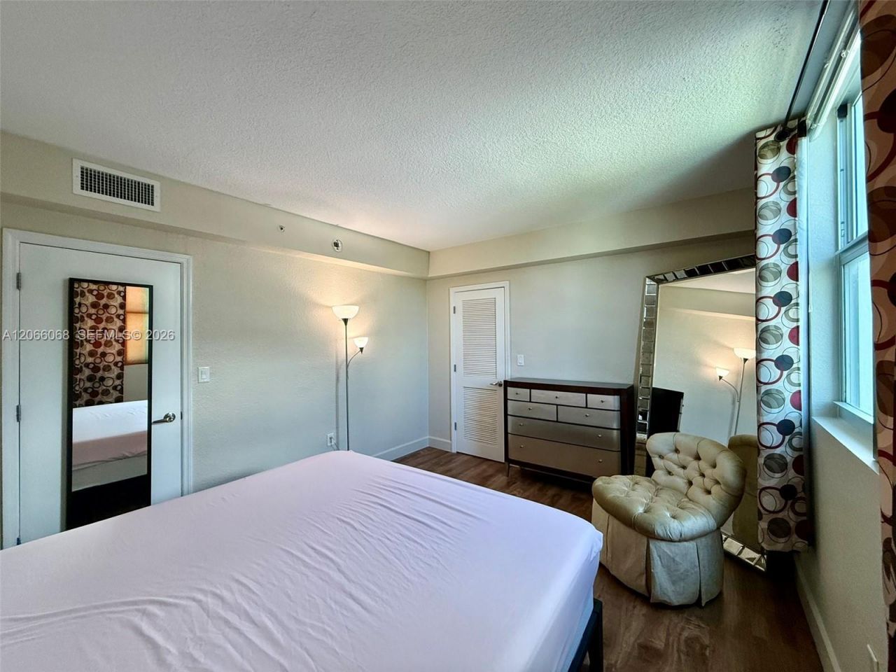7501 E Treasure Dr , Unit 3H, North Bay Village, FL 33141 Photo