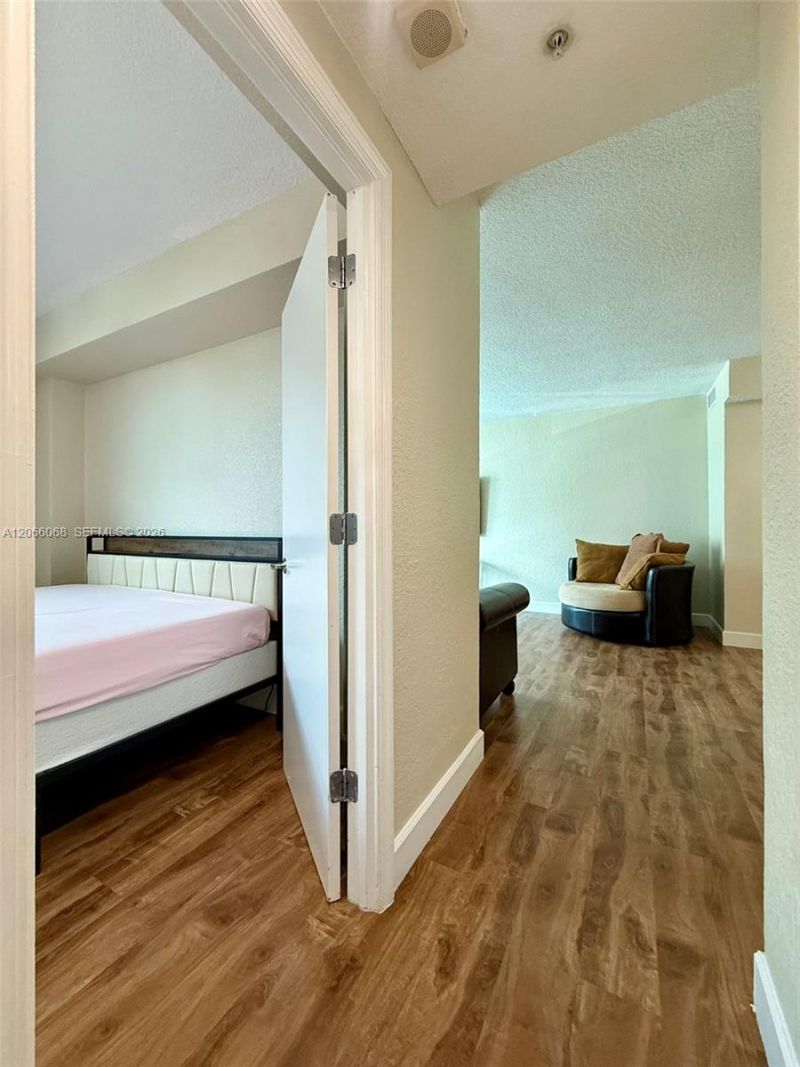 7501 E Treasure Dr , Unit 3H, North Bay Village, FL 33141 Photo