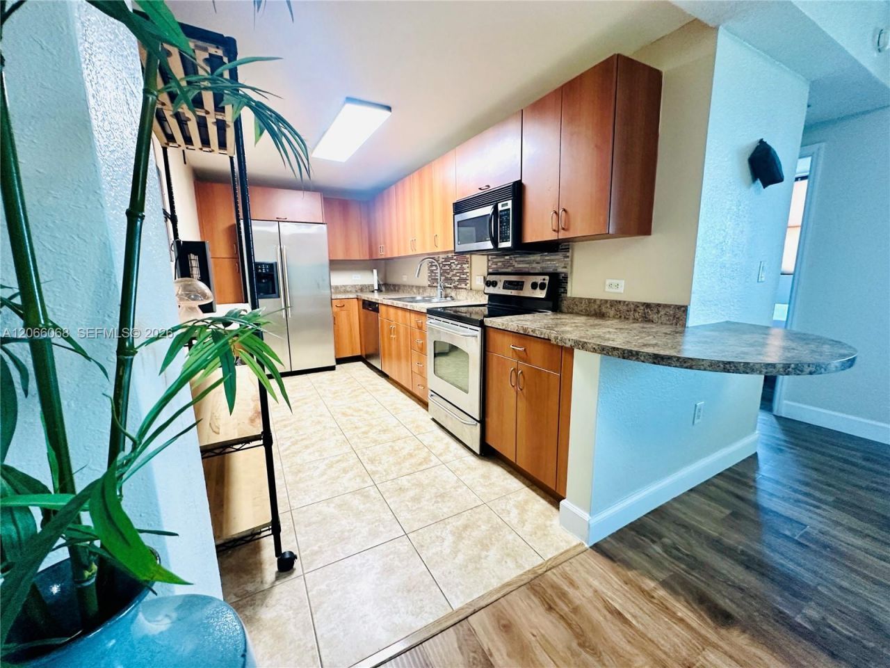 7501 E Treasure Dr , Unit 3H, North Bay Village, FL 33141 Photo