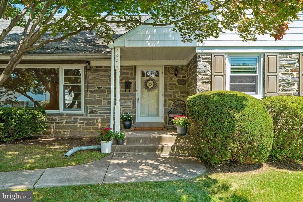 205 N MORGAN AVENUE, HAVERTOWN, PA 19083