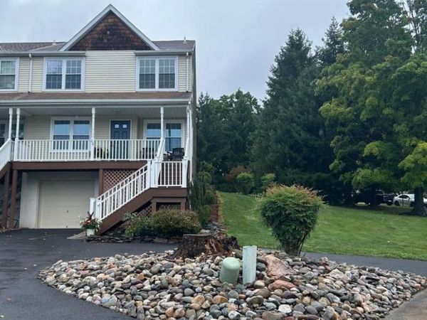 28 COTTONWOOD DR, SOUTHAMPTON, PA 18966