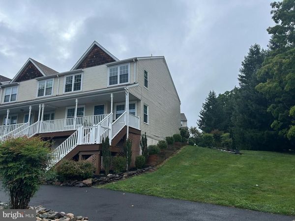 28 COTTONWOOD DR, SOUTHAMPTON, PA 18966