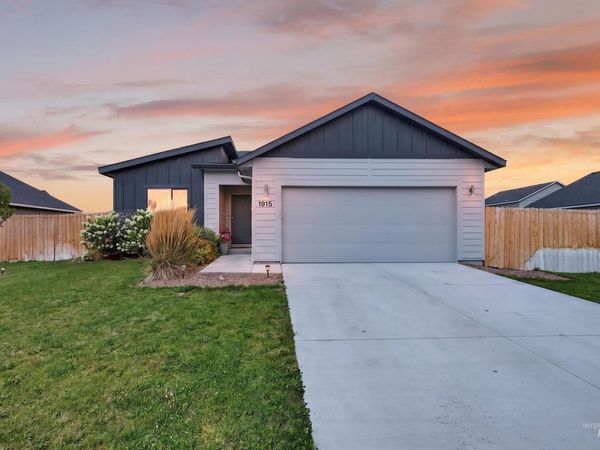 1915 SW Cooper Ave, Mountain Home, ID 83647