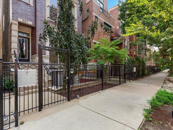 867 N Hermitage Street , Unit 3, Chicago, IL 60622