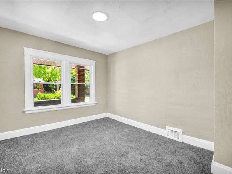 15517 Kipling Avenue, Cleveland, OH 44110 Photo 33